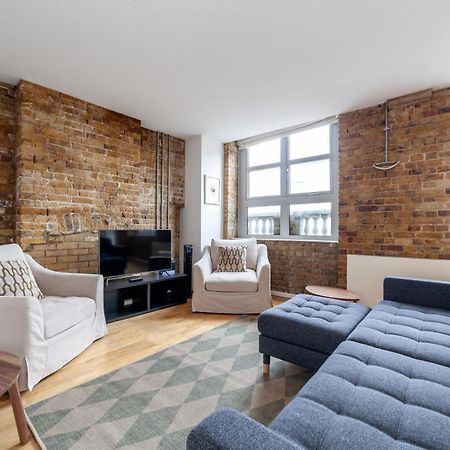 Elegance & Chic Design - 2-Bedroom Haven London Bagian luar foto