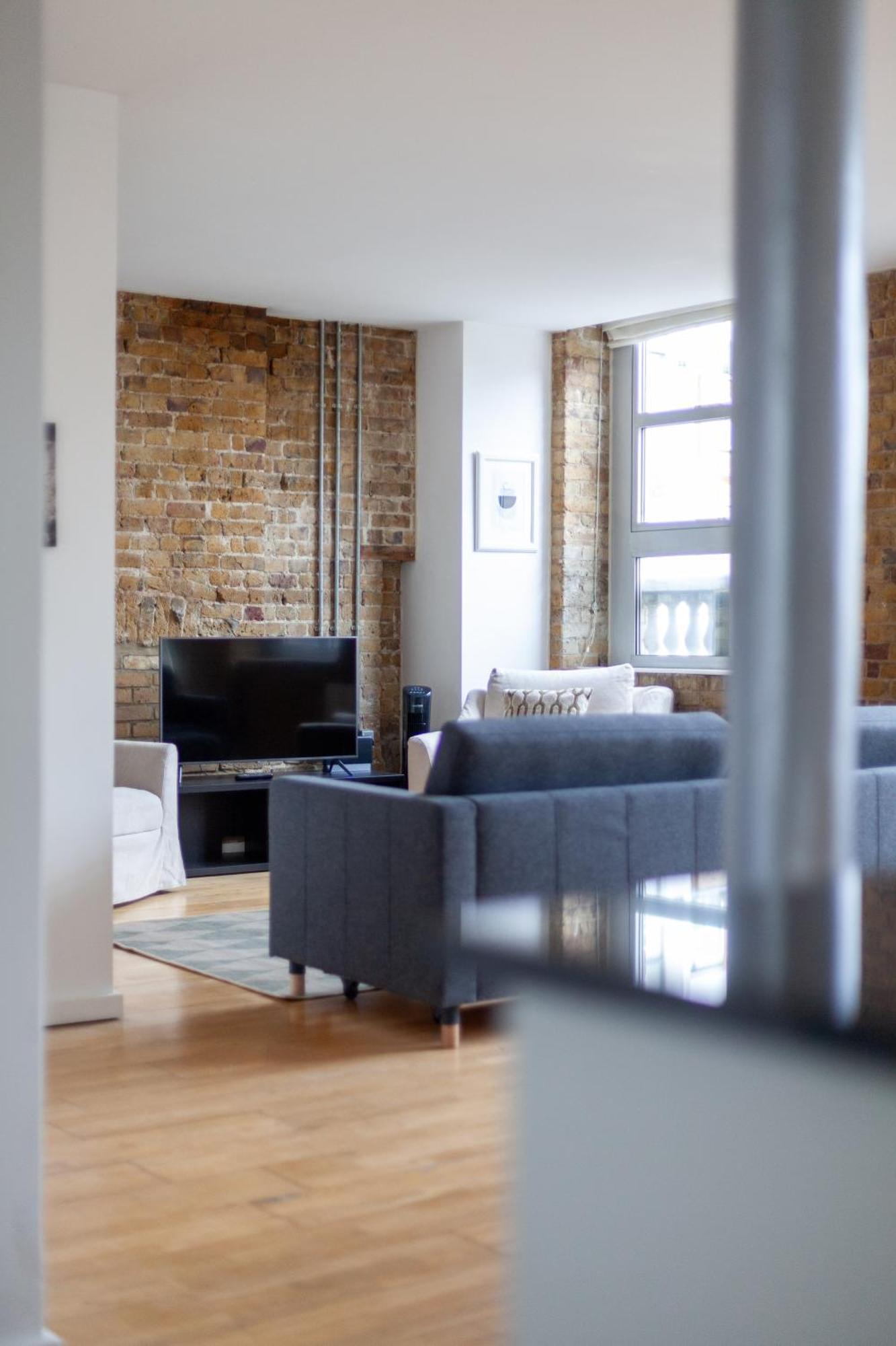 Elegance & Chic Design - 2-Bedroom Haven London Bagian luar foto