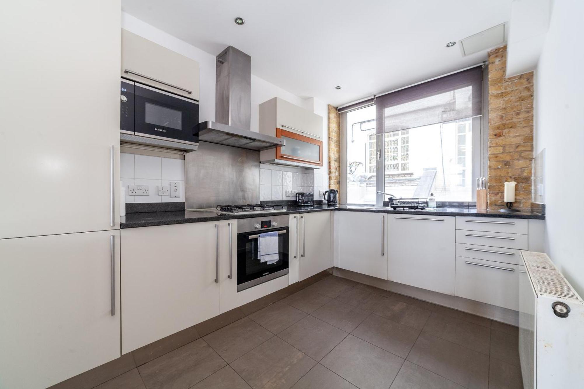 Elegance & Chic Design - 2-Bedroom Haven London Bagian luar foto