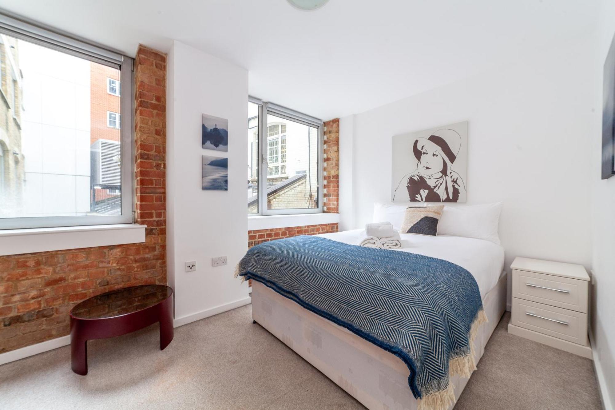 Elegance & Chic Design - 2-Bedroom Haven London Bagian luar foto