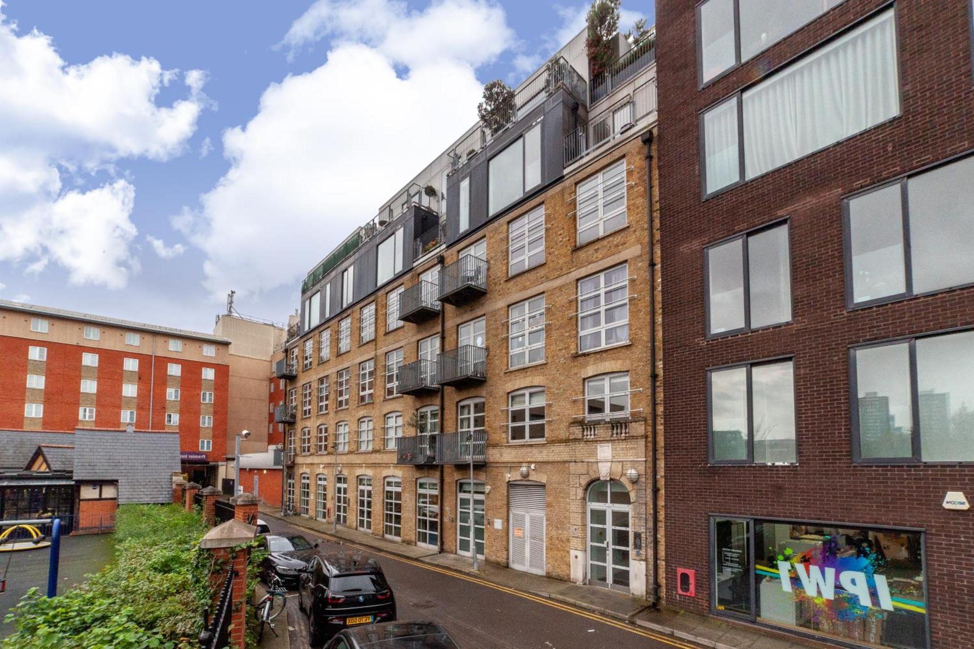 Elegance & Chic Design - 2-Bedroom Haven London Bagian luar foto